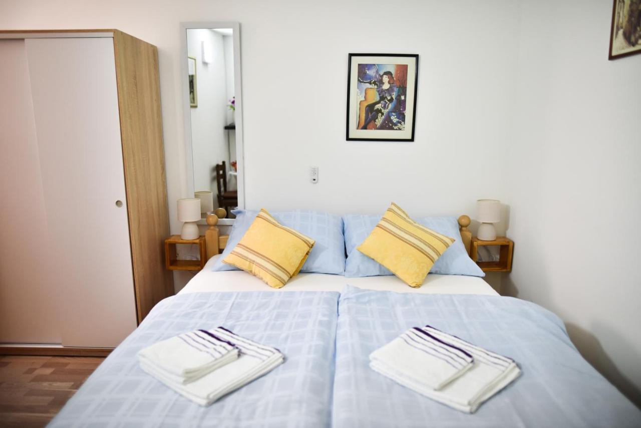 Luka'S Amber Rooms In The Center Of Trogir Exterior foto