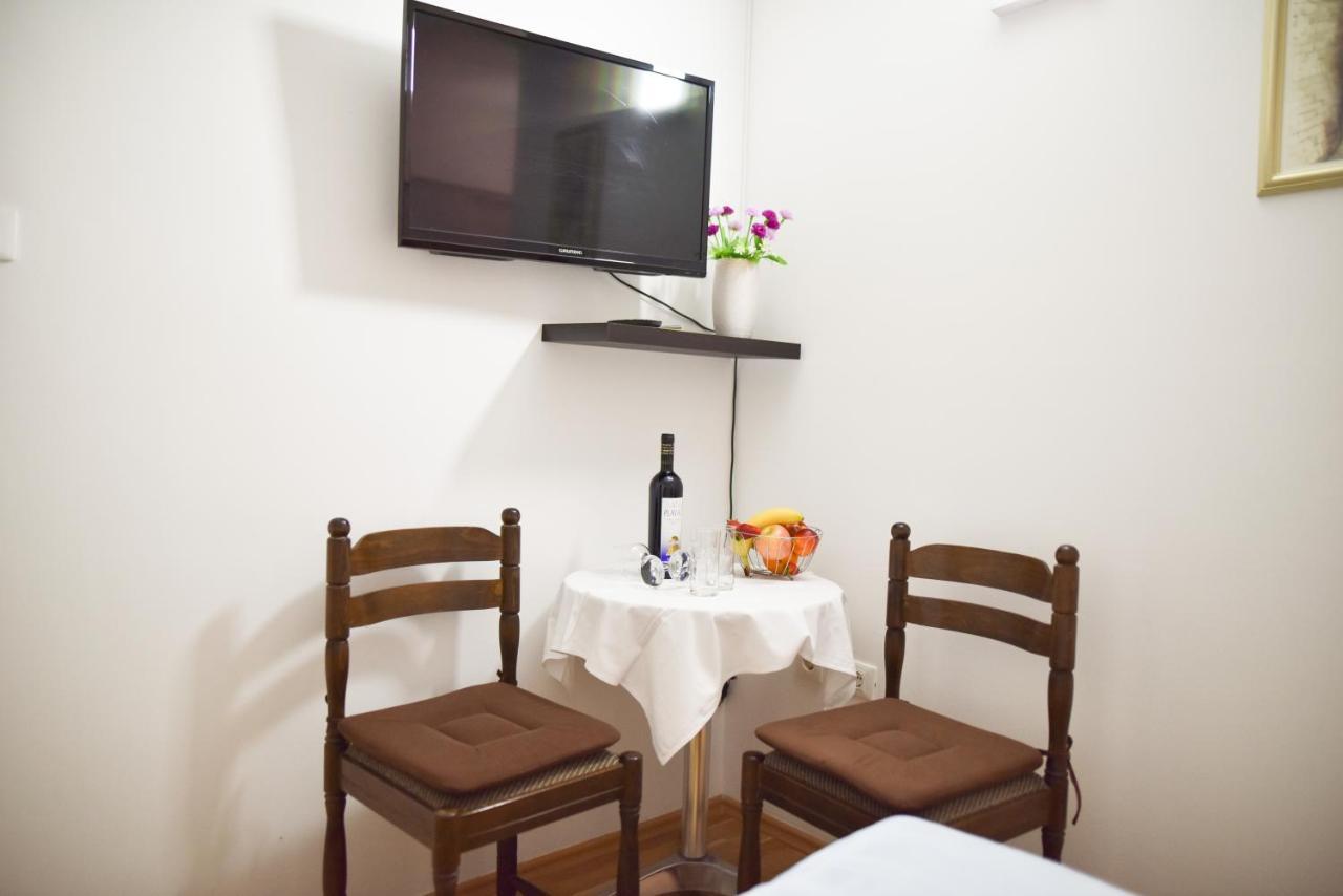 Luka'S Amber Rooms In The Center Of Trogir Exterior foto